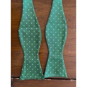 All Silk Mens Bowtie Green White Dots Handmade Christmas St Patricks Day